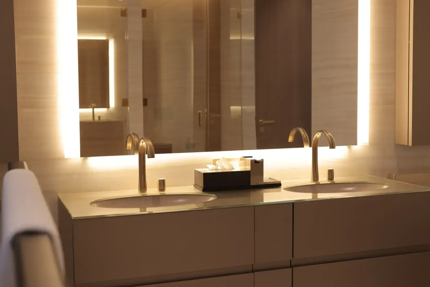 Carlton Residence — interior by Habib Wehbe, photo 22 of 32