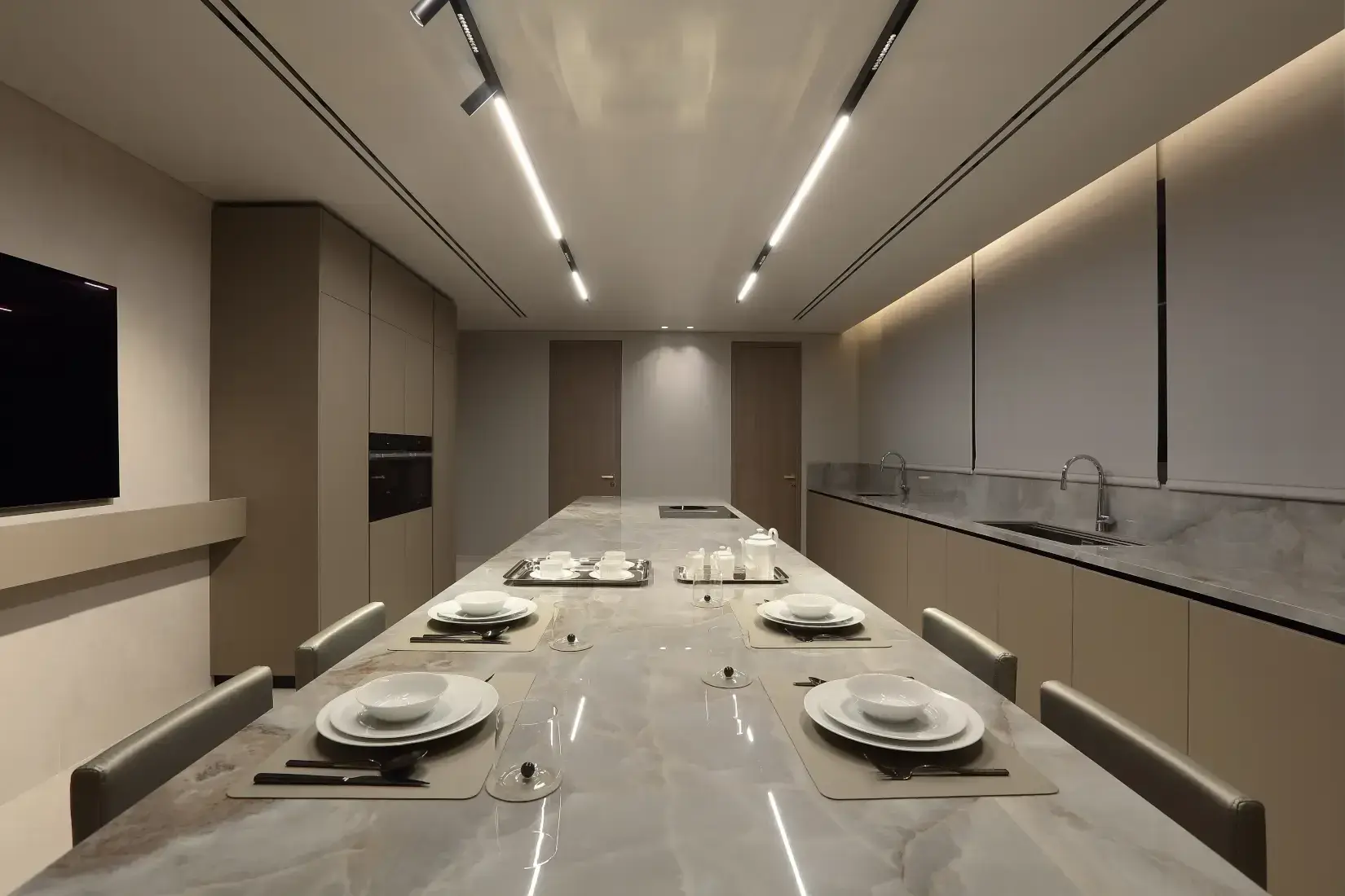 Carlton Residence — interior by Habib Wehbe, photo 32 of 32