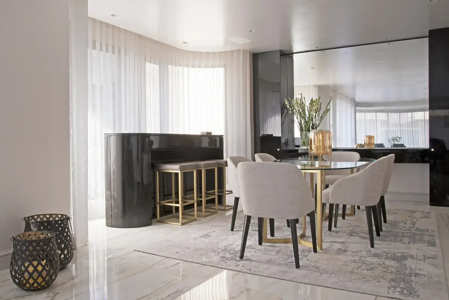 Fifth Avenue — interior by Habib Wehbe, photo 9 of 17
