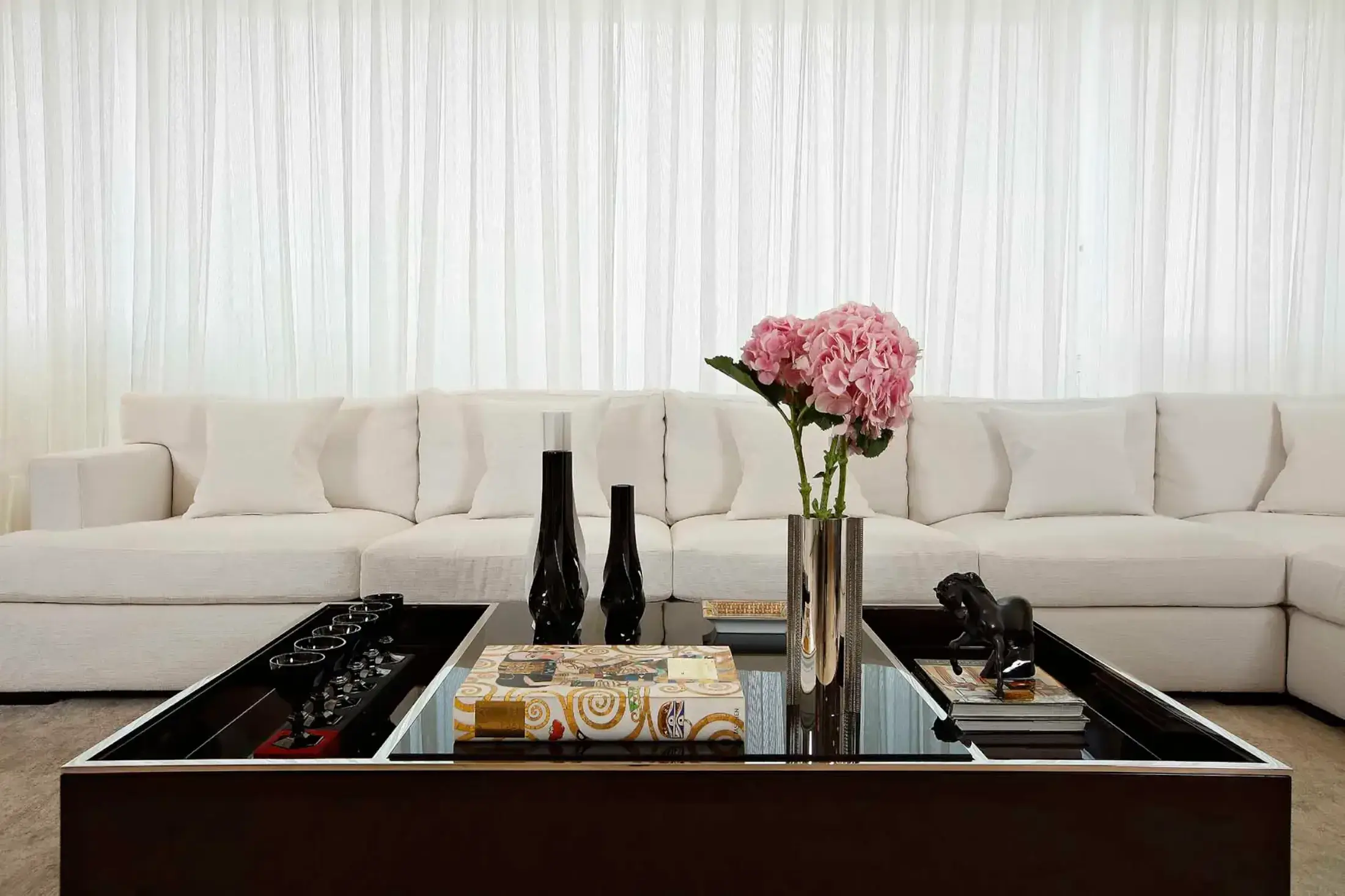 Verdun Heights — interior by Habib Wehbe, photo 1 of 15
